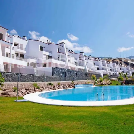 Luxury Private Garden Apartment In Magnolia Golf アパート *